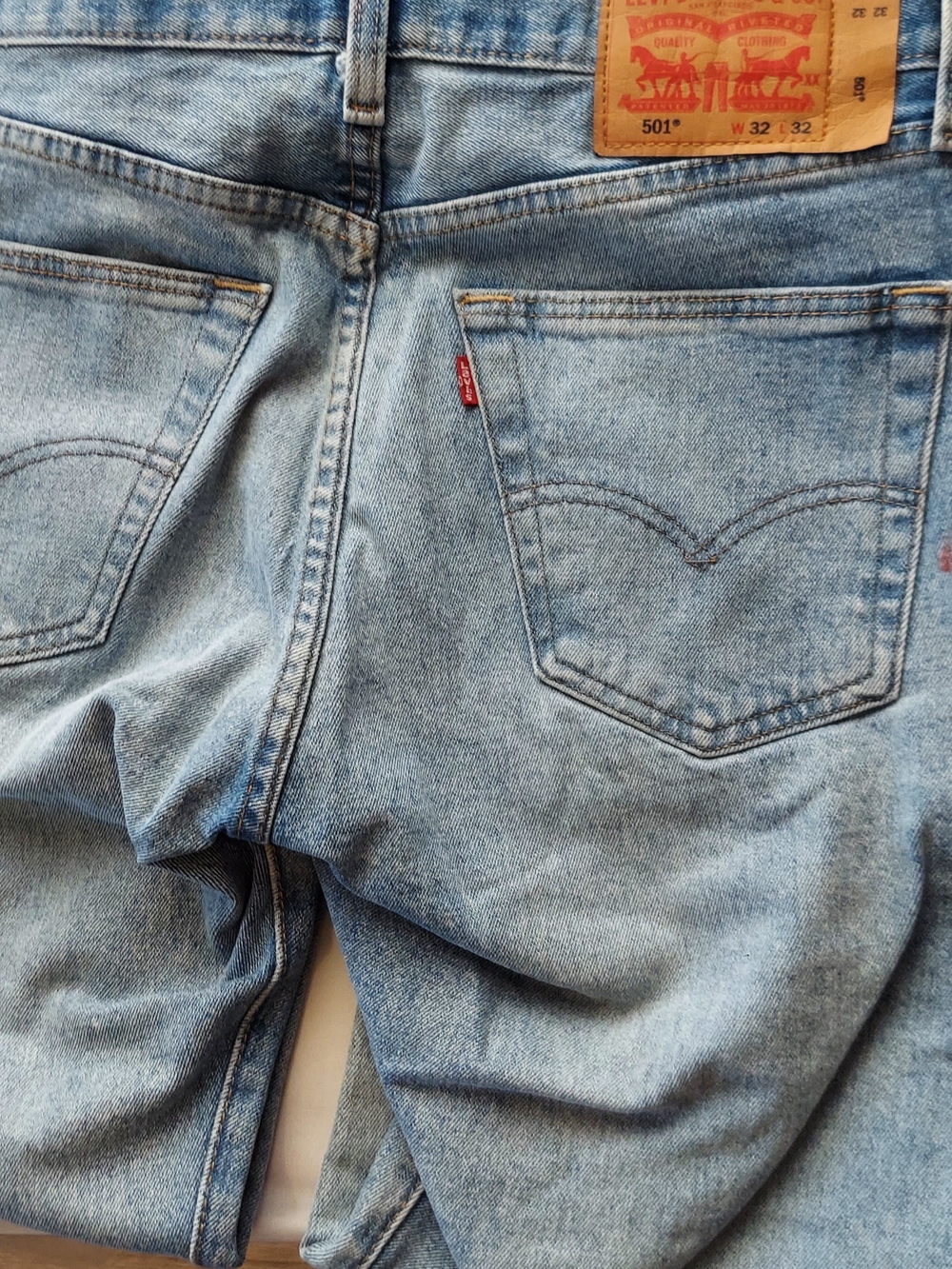 Levi's 501 Light Blue Denim Jeans - Picture 2 of 6